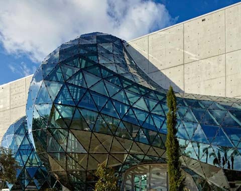The outside of the Salvador Dali Museum