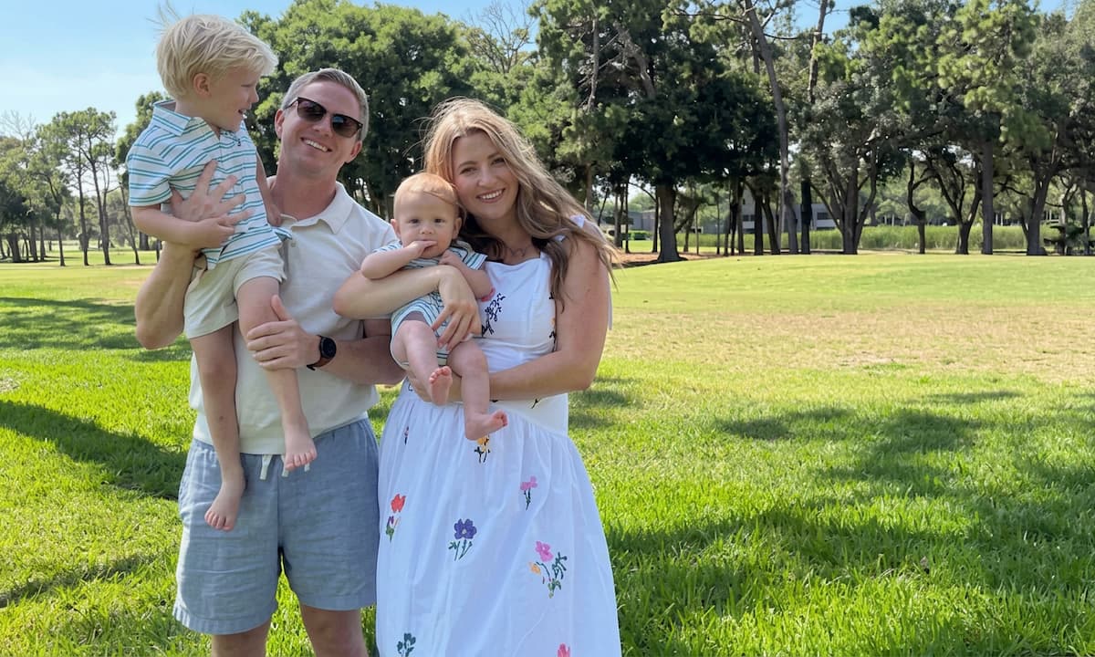 Family on golf course