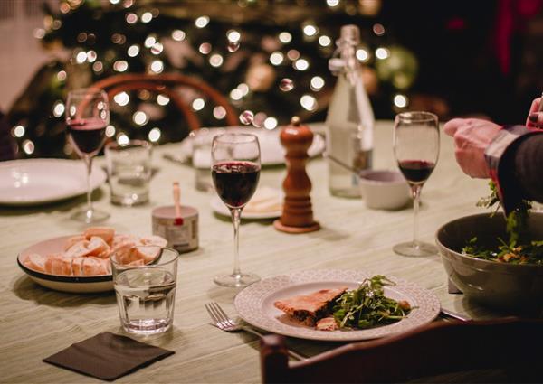 Christmas Eve Dinner Table Setting 